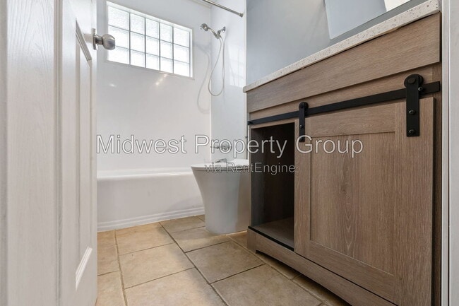 Building Photo - 1595 Flicker Dr