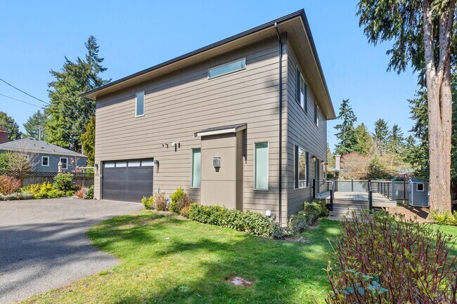 Building Photo - 4bd/2.75ba Seattle Home