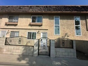 Building Photo - 3 BEDROOM HOME FOR LEASING IN Baldwin Park