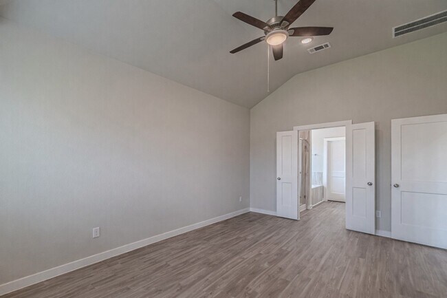 Building Photo - 21606 Wave Holw Dr