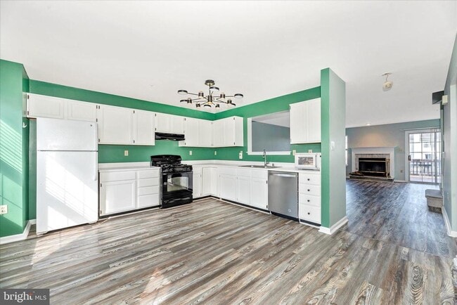 Building Photo - 7130 Oberlin Cir