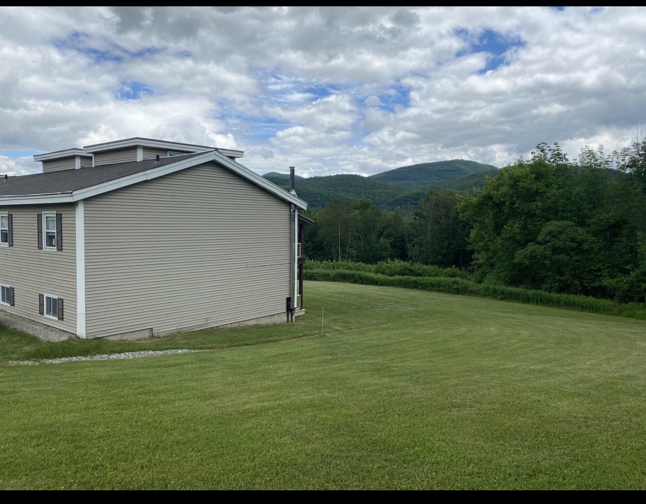 Building Photo - 708 Butternut Hill Rd