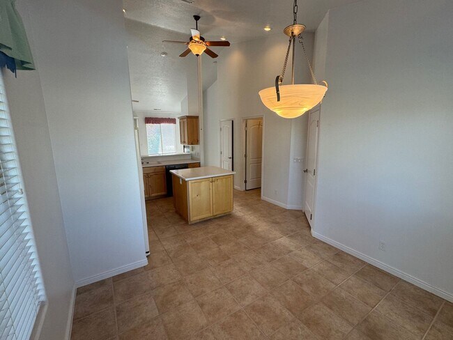 Building Photo - 3-Bed, 2-Bath Standalone Home with 2 Car G...