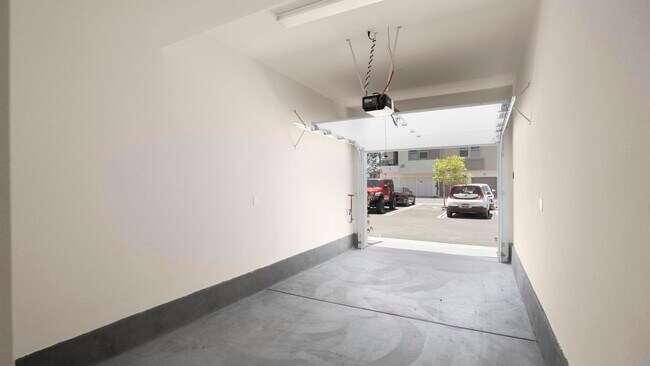Building Photo - 1100 Lasso Way