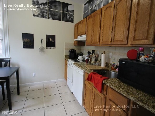 Building Photo - 2 Euston St