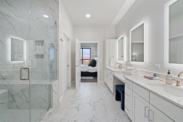Building Photo - 3111 Sunset Blvd