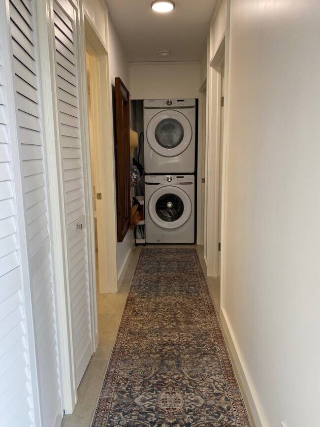 hallway & laundry - 322 Aoloa St