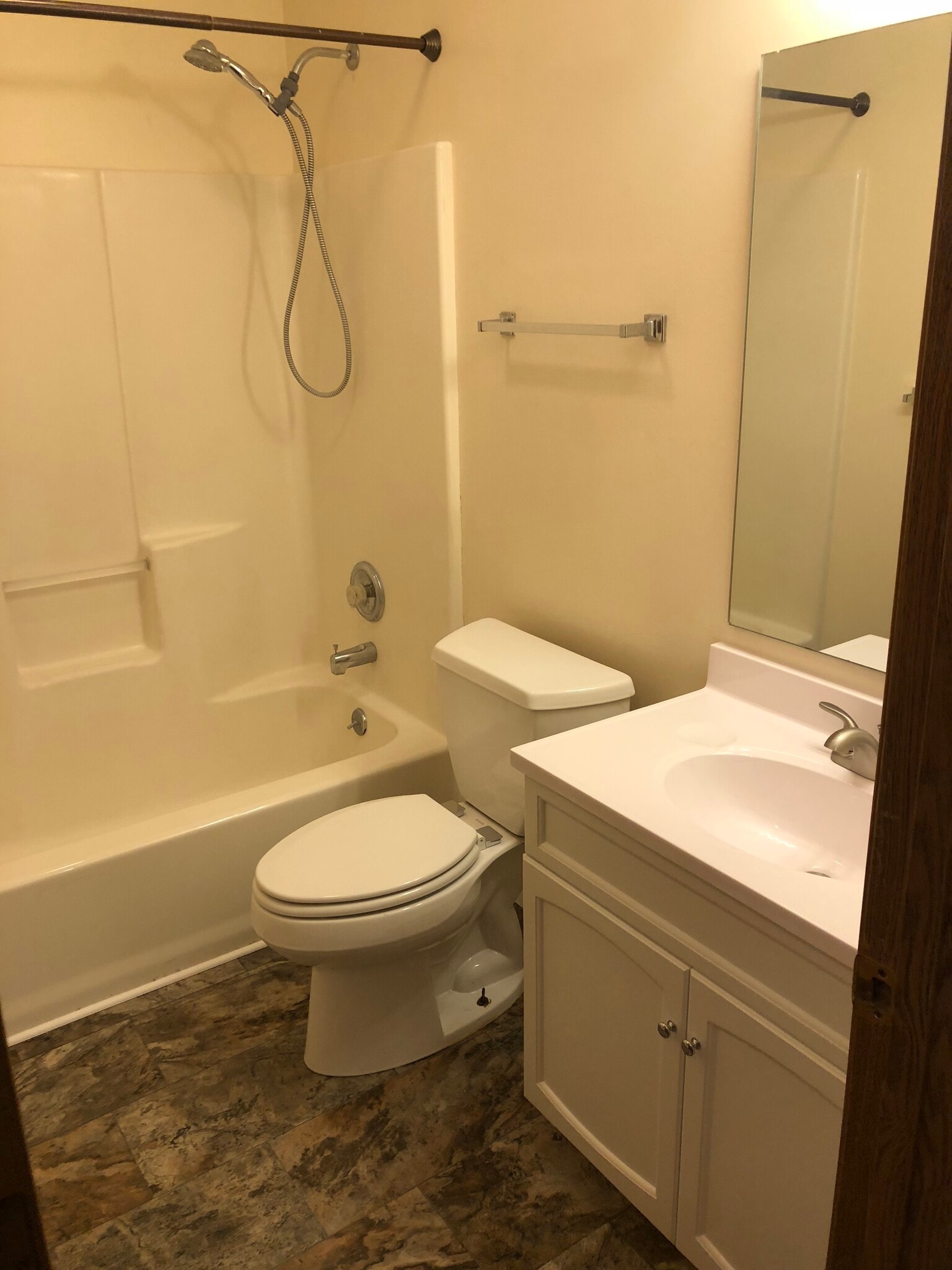 Bathroom - 1405 Moreland St