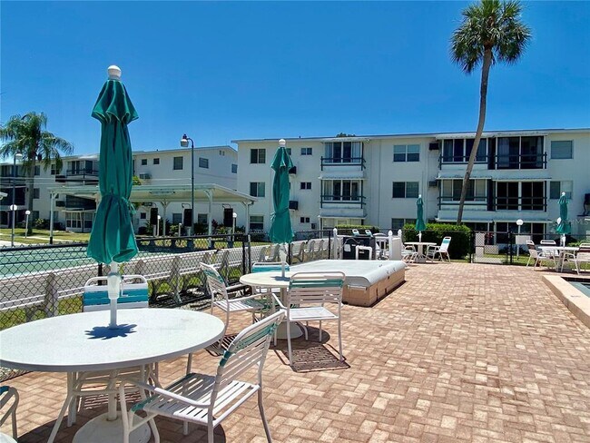 Building Photo - 1825 Flamingo Blvd