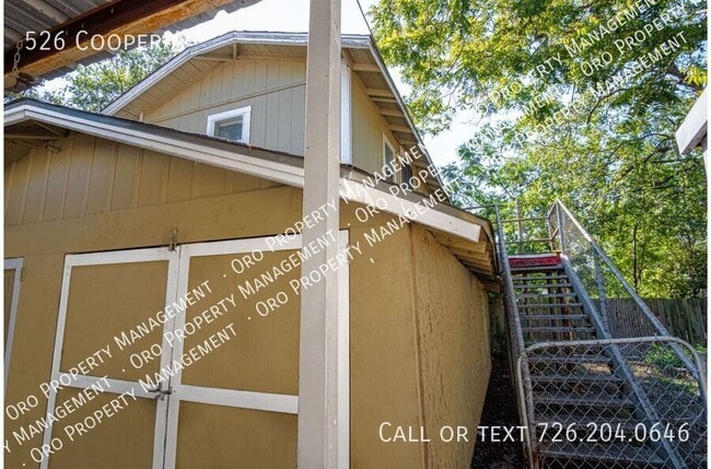 Building Photo - 526 Cooper St