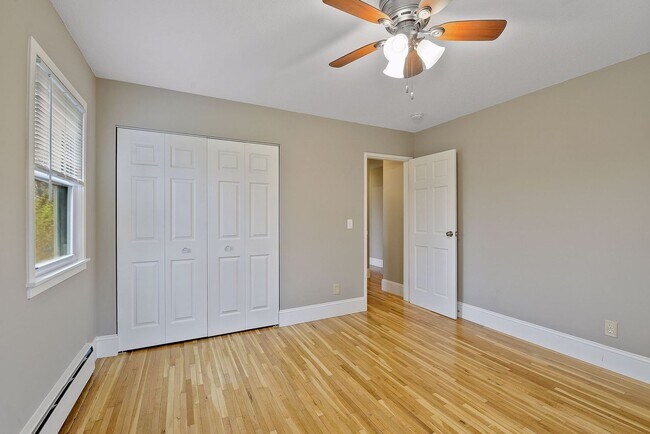 Building Photo - Large Remodeled 2 Bedroom