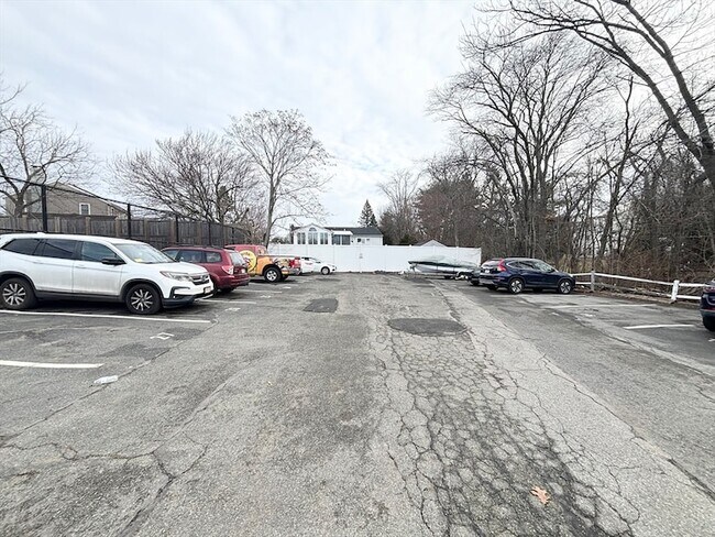 Building Photo - 75 Vine St