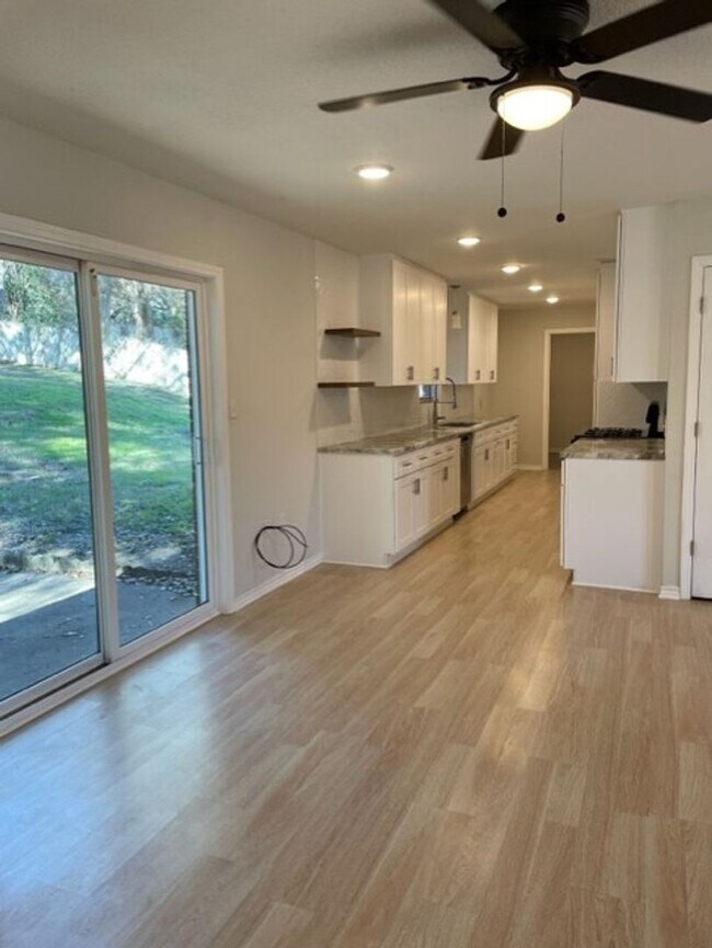 Building Photo - Application Received | Updated Single-Story 3 Bed, 2 Bath | Big Yard | Pet Restrictions