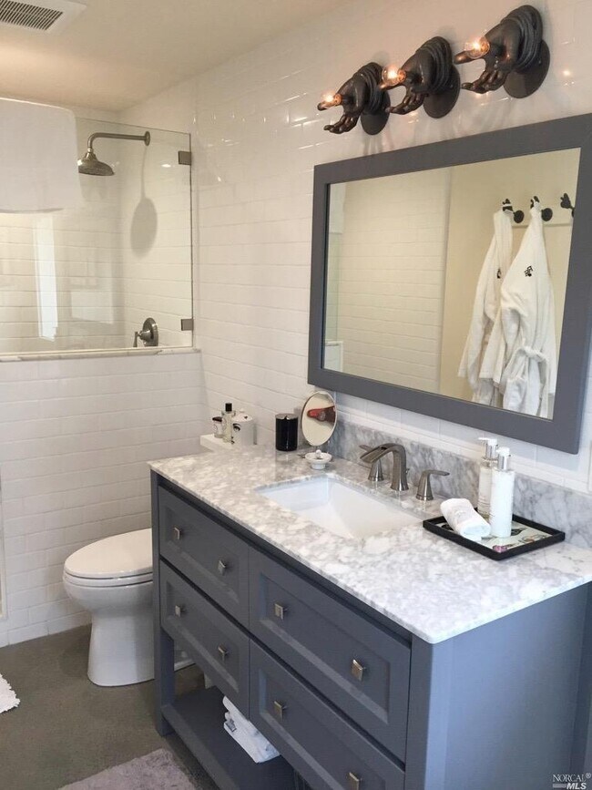 Building Photo - 419 Dry Creek Rd