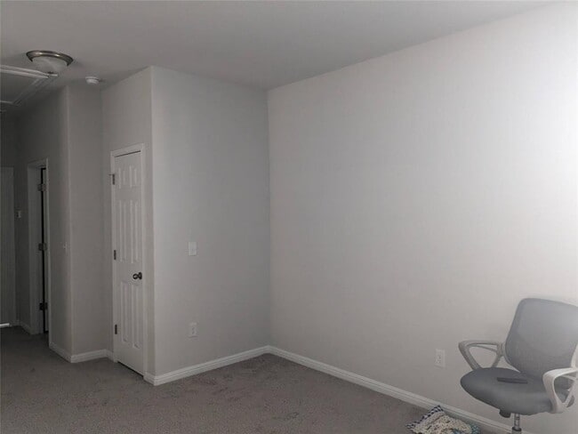 Building Photo - 105 Durmont Pass