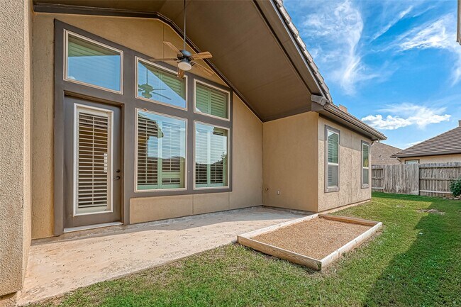 Building Photo - 5014 Fairford Dr