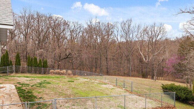 Building Photo - "Charming 2-Bed Home with Scenic Views and...