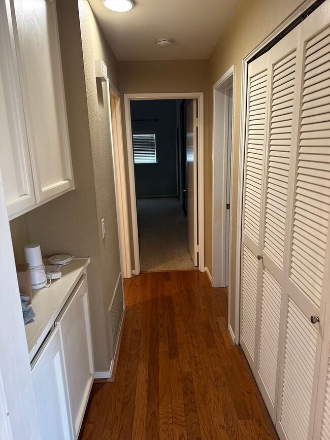 Building Photo - 2 BR/2BA Kensington Condominium with Garage