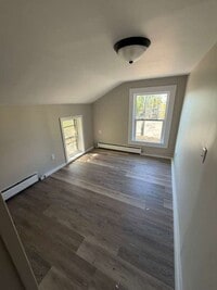 Building Photo - 208 Utica St
