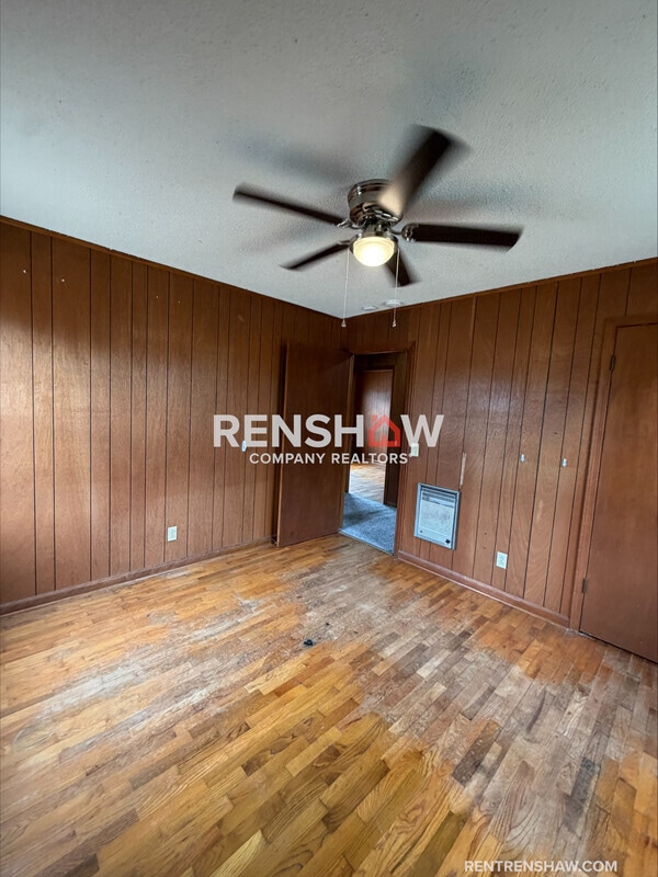 Building Photo - 179 W Main St