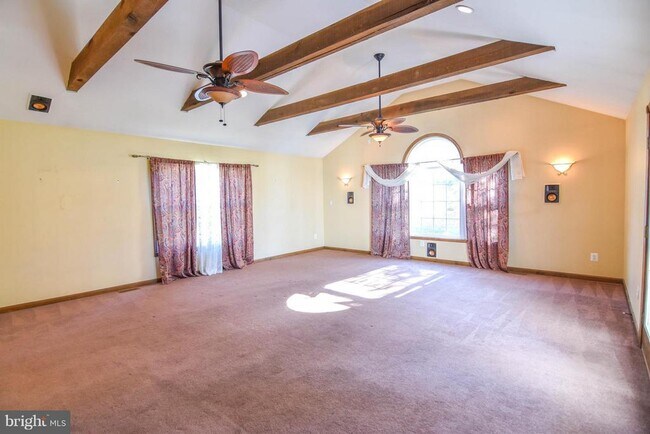 Building Photo - 2788 Pinewood Dr