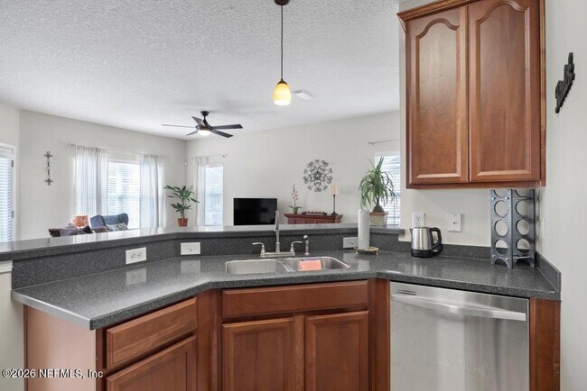 Building Photo - 7157 Deerfoot Cir