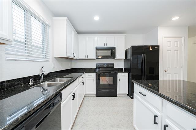 Building Photo - 122 Feverbush Dr