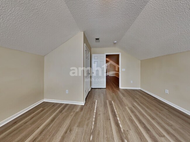 Building Photo - 4016 Broken Arrow Dr