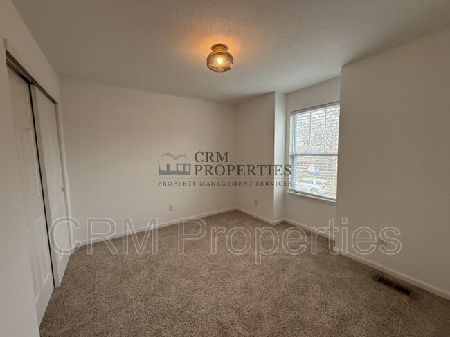 Building Photo - 326 N Warman Ave