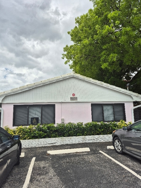 Building Photo - 700 SE 14th Ct