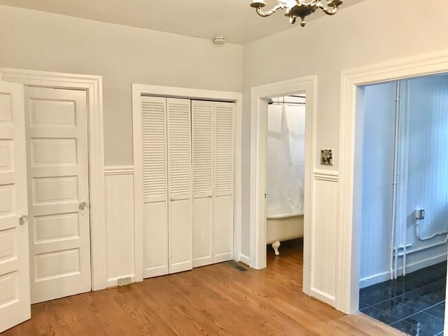 Building Photo - Charm-Filled 1BR/1BA Prime Noe Valley Cond...