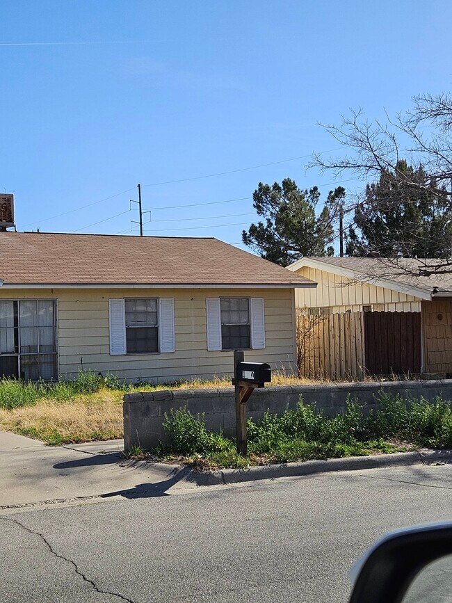 Building Photo - 1020 Wofford Dr