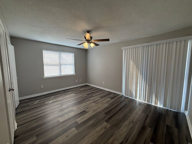 Building Photo - 1809 Ororke Ln SW