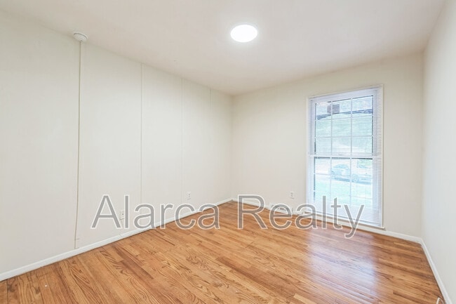 Building Photo - 7024 Milport Pl