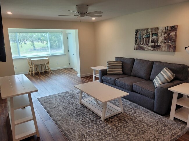 Building Photo - 5111 SE Miles Grant Rd