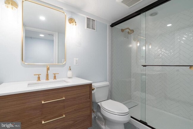 Building Photo - 1147 Colonial Ave