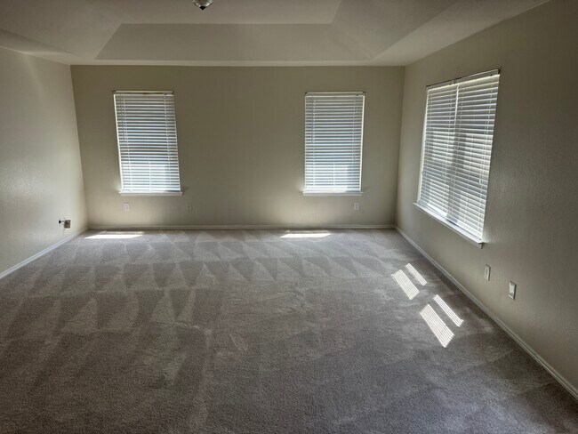 Building Photo - 2914 Thistlewood Dr