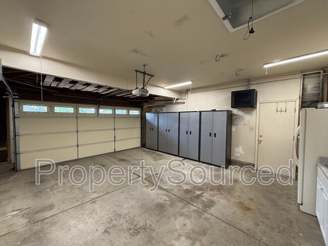 Building Photo - 1550 Naples Ct