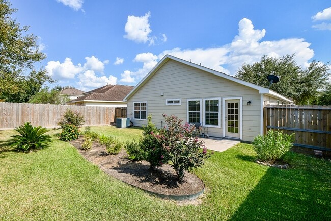 Building Photo - 18114 Waverly Hollow Ln