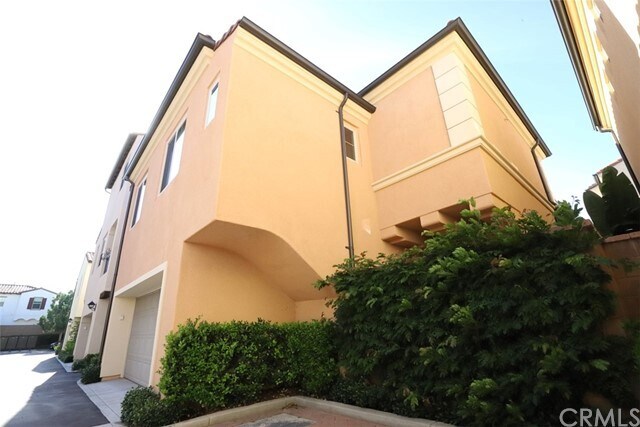 Building Photo - 112 Firefly