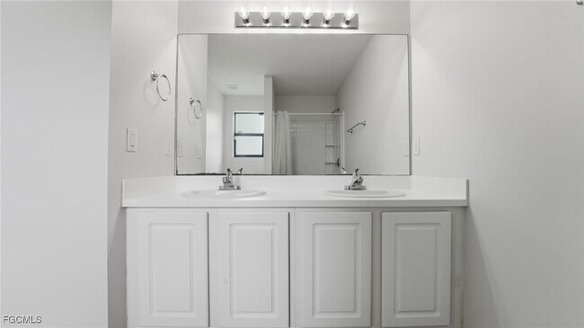 Building Photo - 2701 E 18th St