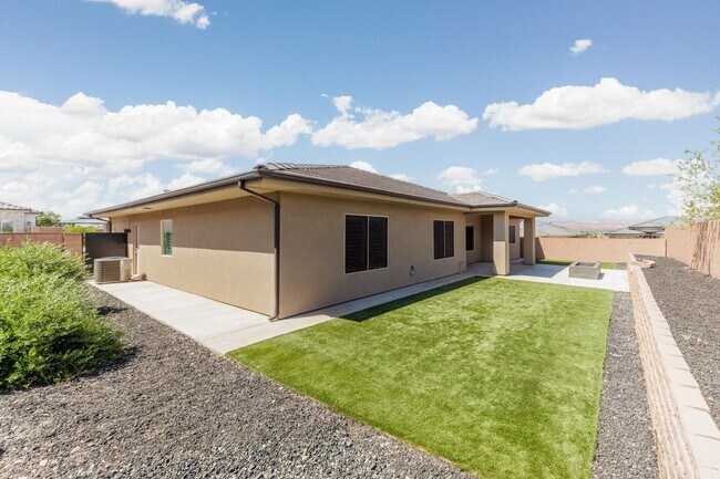 Building Photo - Beautiful single story in Divario with gorgeous views