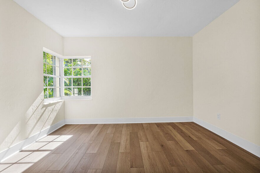 Building Photo - 47 NW 49th St