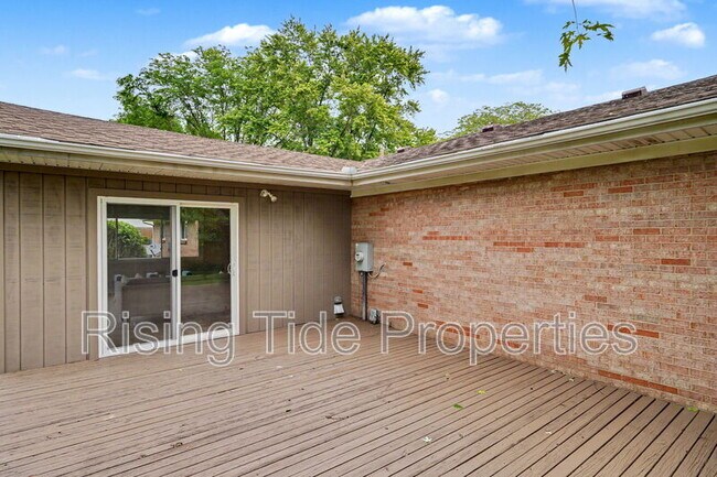 Building Photo - 2569 Richmar Dr