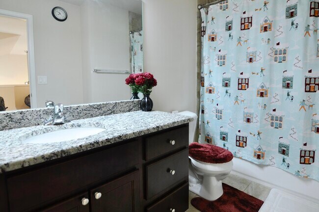 Building Photo - 4481 Bridgeview Ln