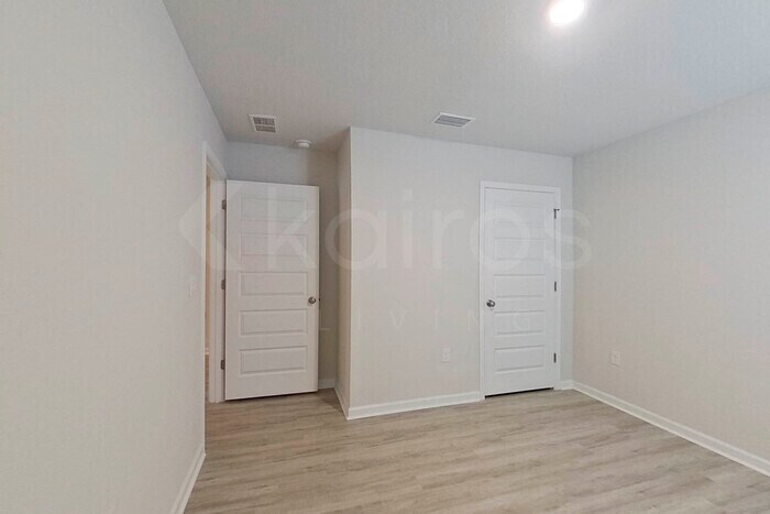 Building Photo - 401 Monarch Ln