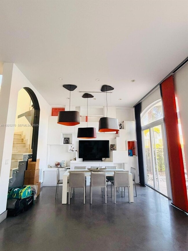 Building Photo - 21025 NE 38th Ave