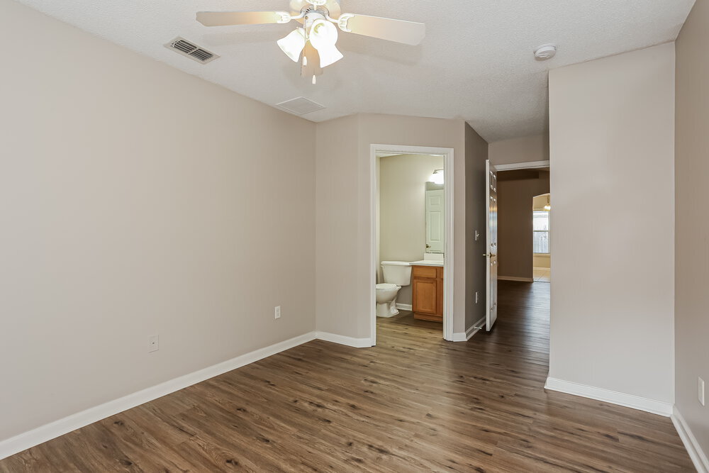 Building Photo - 10946 Lauren Oak Ln S