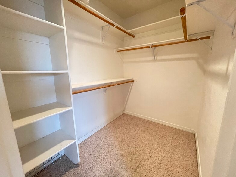 Building Photo - 2162 Joann Ave