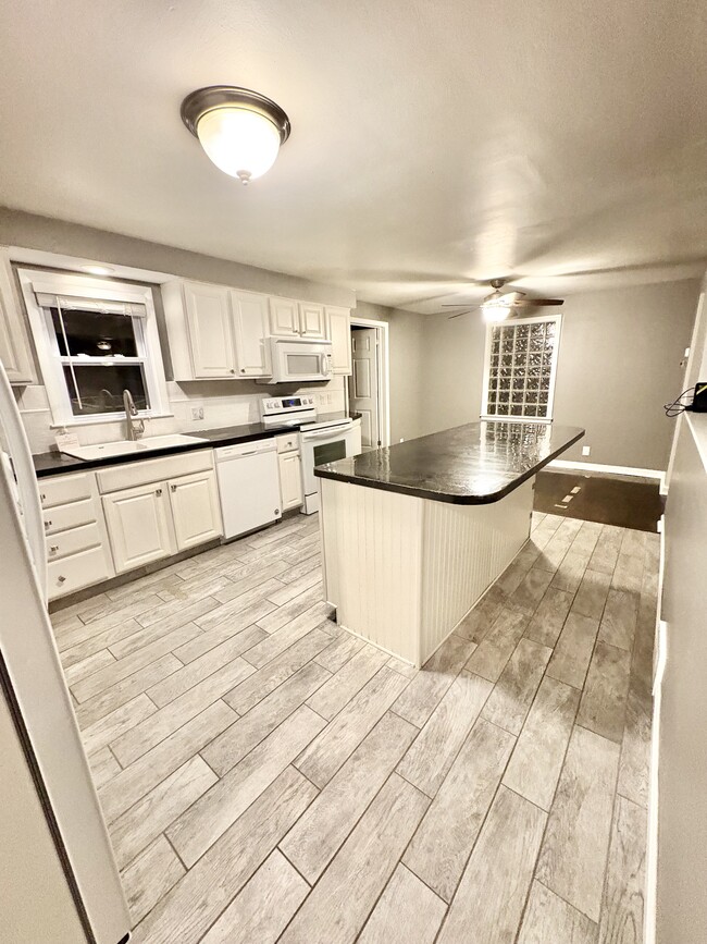 Building Photo - 3191 Whittier Ct